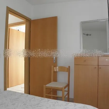 Beachfront Apartament Podgora (Split-Dalmatia)